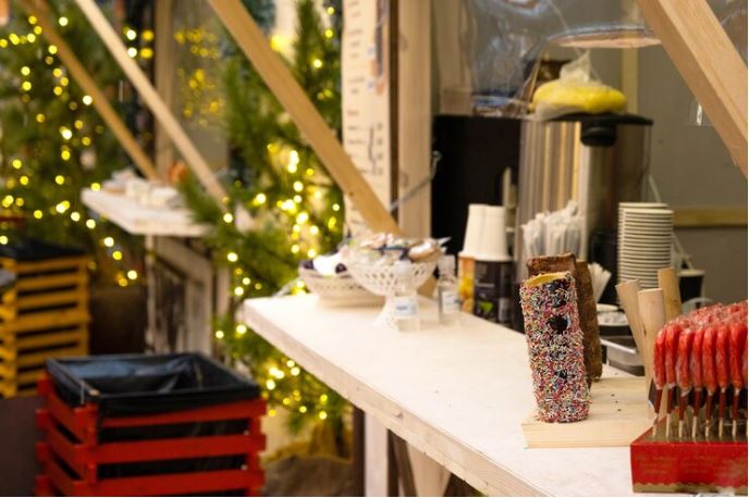 Crafting Comfort: Noida’s Finest Home Décor Traders and Homoeopathy Doctors