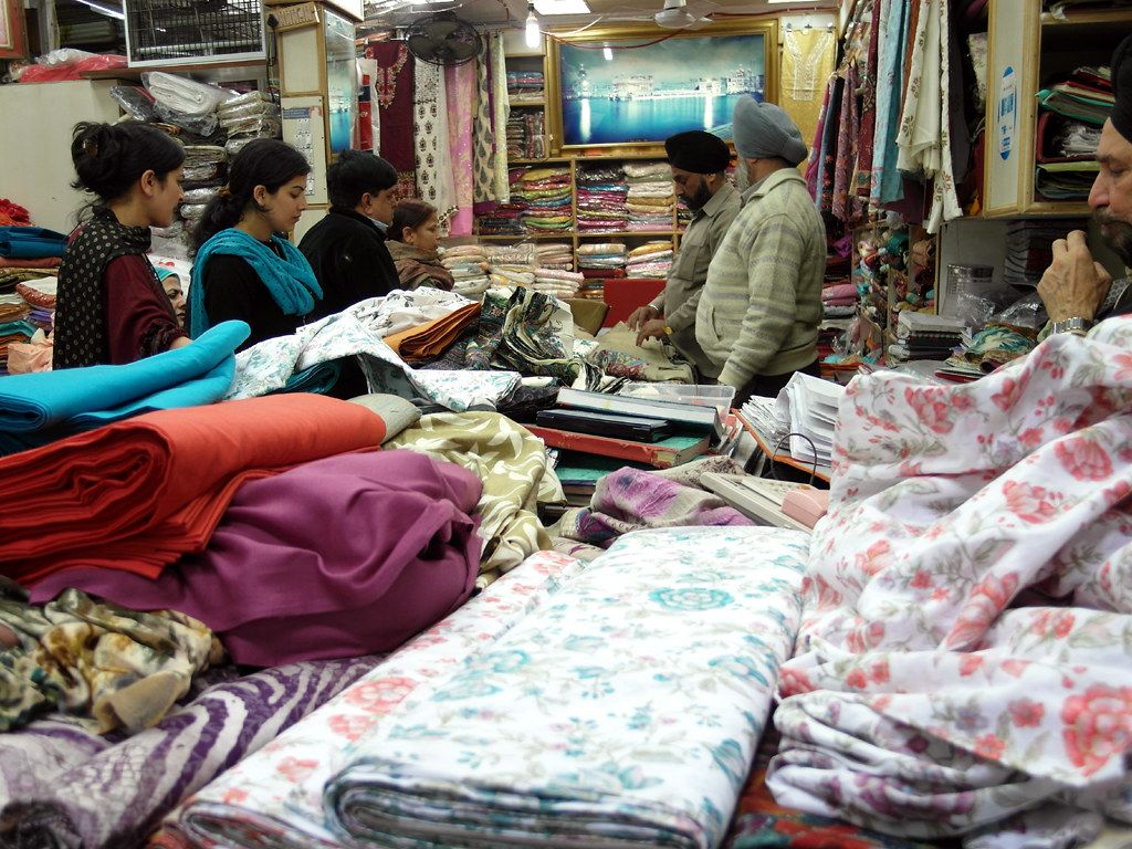 Unveiling Delhi’s Fashion Powerhouses: Your Guide to the Best 9 Fashion Traders